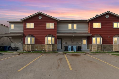 151B Dickins, Fort Mcmurray, AB, T9K1R8 | Card Image