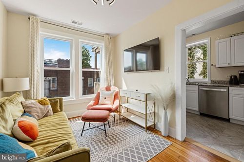 325 V St Ne, WASHINGTON, DC, 20002-1428 | Card Image