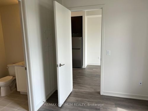 108-58 Sky Harbour Dr, Brampton, ON, L6Y6J1 | Card Image