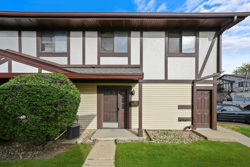 1475 Sacramento Dr, Hanover Park, IL, 60133-4929 | Card Image