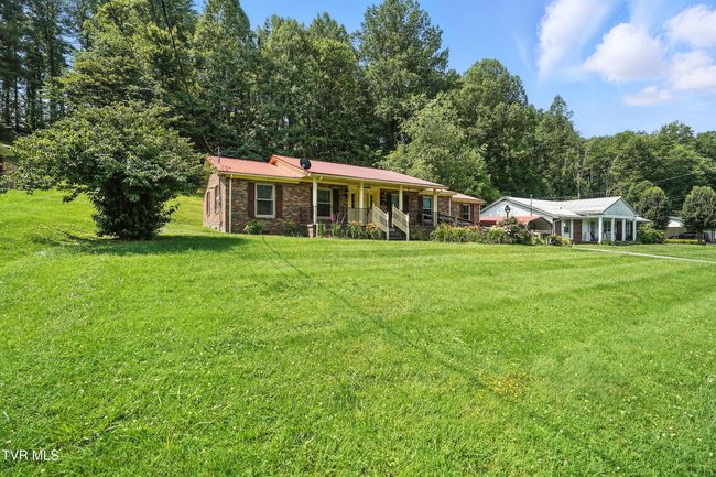 1710 Shawnee Ave E, House other with 4 bedrooms, 2 bathrooms and null parking in Big Stone Gap VA | Image 4