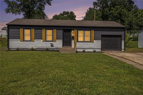 1208 Redwood Dr, Independence, MO, 64056-1139 | Card Image
