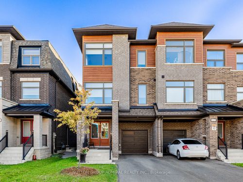 915 Isaac Phillips Way, Newmarket, ON, L3X0M7 | Card Image