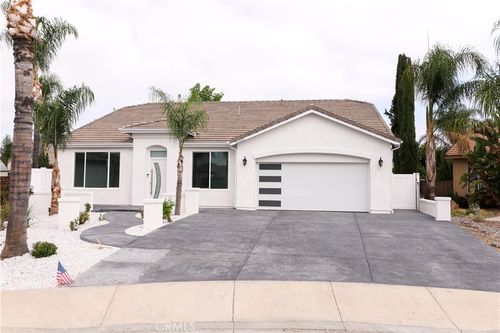 25225 Stepping Stone Cir, Menifee, CA, 92584-8546 | Card Image