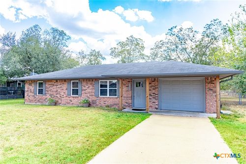 912 N Avenue G, Shiner, TX, 77984-6201 | Card Image