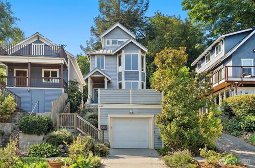445 26th Ave E, Seattle, WA, 98112-4728 | Card Image