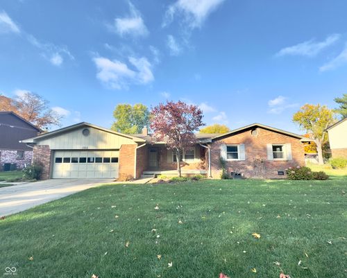 768 Leisure Ln, Greenwood, IN, 46142-8319 | Card Image