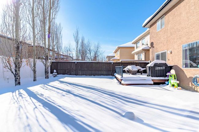 37 Everwillow Park Sw, Home with 4 bedrooms, 3 bathrooms and 4 parking in Calgary AB | Image 40