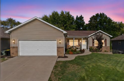 1602 Tofting Ave, Iowa City, IA, 52240-9156 | Card Image