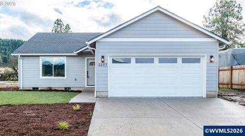 4400 Knotty Pine Ct, Sweet Home, OR, 97386-9587 | Card Image