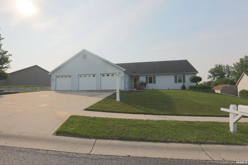 327 Hillside Ave, Roanoke, IN, 46783-8815 | Card Image