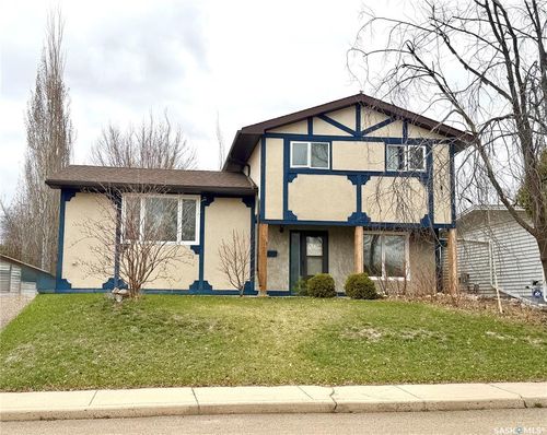 9021 Walker Dr, North Battleford, SK, S9A2W9 | Card Image