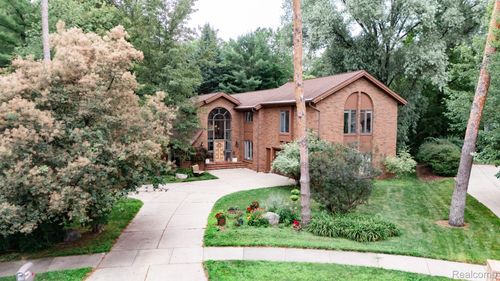 1794 Sashabaw Dr, Okemos, MI, 48864-3841 | Card Image