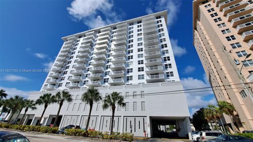 apt-5h-427 Golden Isles Dr, Hallandale Beach, FL, 33009-7544 | Card Image