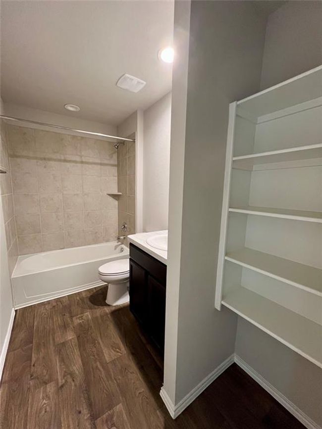 21540 Rustic Elm Dr, House other with 3 bedrooms, 2 bathrooms and 2 parking in New Caney TX | Image 9