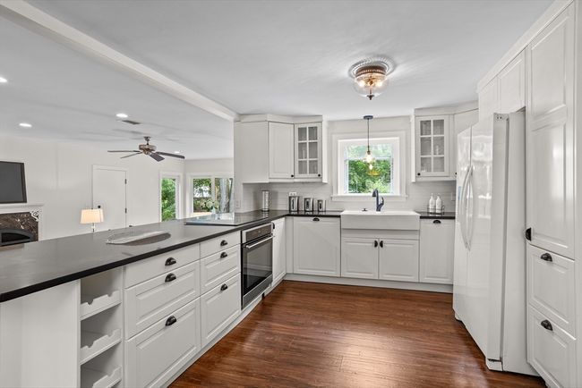 8 Winthrop Ave, House other with 5 bedrooms, 4 bathrooms and 4 parking in Bedford MA | Image 13