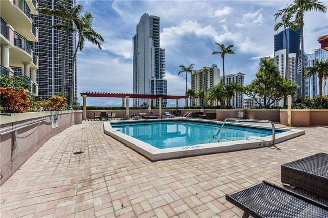 APT-603 - 17555 Atlantic Blvd, Condo with 2 bedrooms, 2 bathrooms and null parking in Sunny Isles Beach FL | Image 45