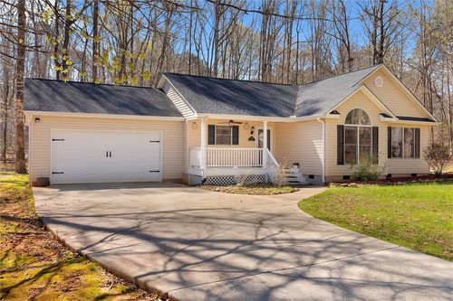 102 Circle Dr, Townville, SC, 29689-2602 | Card Image