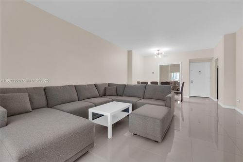 apt-107a-4400 Hillcrest Dr, Hollywood, FL, 33021-7931 | Card Image