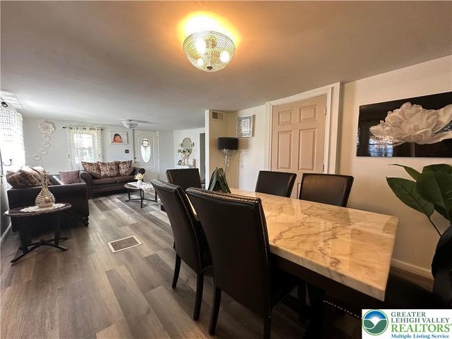 2215 N 3 Rd Ave, House other with 4 bedrooms, 2 bathrooms and null parking in Whitehall PA | Image 4