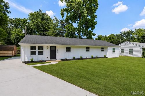 715 Westchester Ct, Kirkwood, MO, 63122-1028 | Card Image