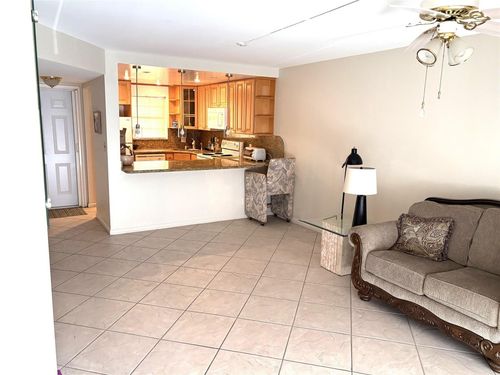 202-630 Tennis Club Dr, Fort Lauderdale, FL, 33311-4055 | Card Image