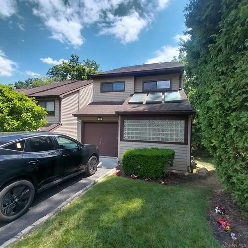 12-12 The Gln, Glen Head, NY, 11545-2248 | Card Image