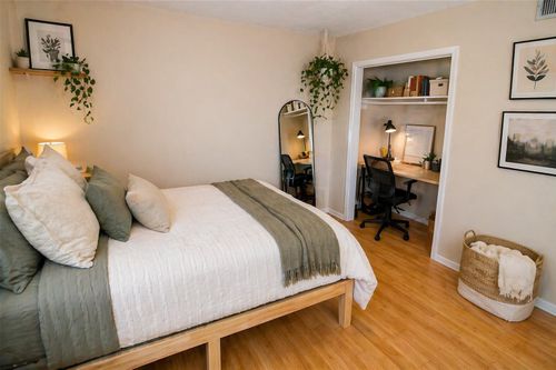 203-202 E 45th St, Austin, TX, 78751-3833 | Card Image