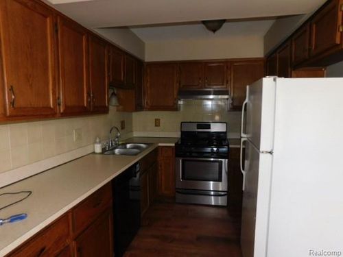 59-48576 Sugarbush Road, Chesterfield Township, MI, 48047 | Card Image