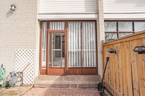 19-61 Ardglen Dr, Brampton, ON, L6W1V1 | Card Image