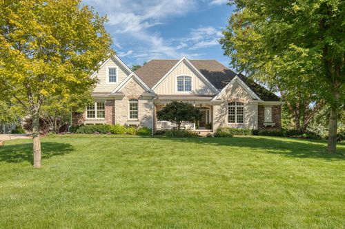 2120 Carriage Hills Dr, Delafield, WI, 53018-1251 | Card Image