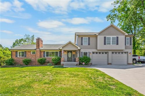 4015 N Main Street, High Point, NC, 27265 | Card Image