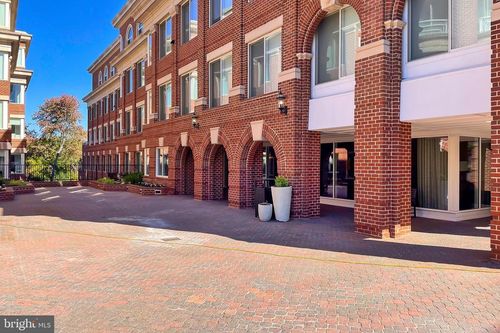 apt-g01-635 Slaters Ln, ALEXANDRIA, VA, 22314-1170 | Card Image