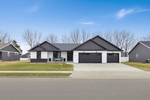 1902 Brooklyn Pl, Holmen, WI, 54636-5605 | Card Image