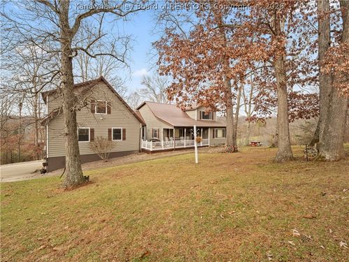 439 Spanoaks Rd, Milton, WV, 25541-9385 | Card Image