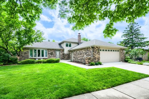 1325 Hawkins Ave, Downers Grove, IL, 60516-3790 | Card Image