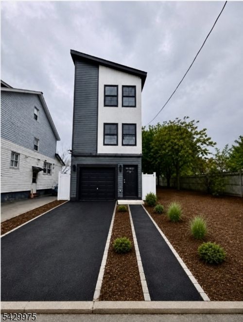 15 Chestnut Ave, Irvington, NJ, 07111-4602 | Card Image