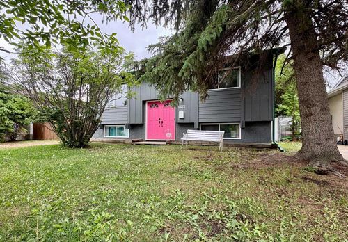 9631 85 Ave, Grande Prairie, AB, T8V3K4 | Card Image