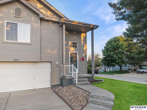 18847 Jacobs Circle, Omaha, NE, 68135 | Card Image