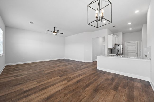 9709 Gladsome Path, House other with 3 bedrooms, 2 bathrooms and 4 parking in Manor TX | Image 5