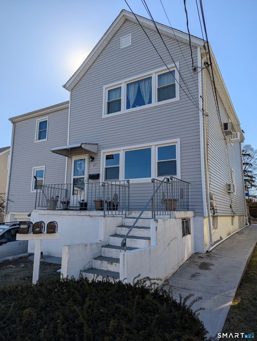 67 Avery St, Stamford, CT, 06902-6201 | Card Image
