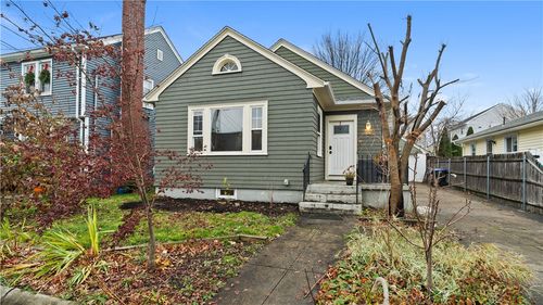 160 Canton St, Providence, RI, 02908-4245 | Card Image