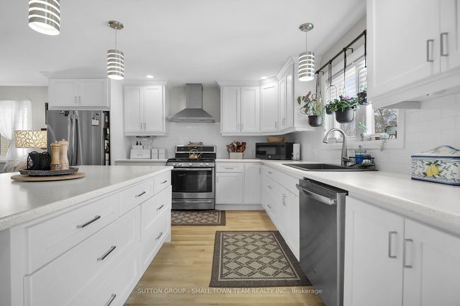 162 Roland St, House other with 3 bedrooms, 4 bathrooms and 4 parking in Dashwood ON | Image 12