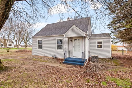 2048 Richards St, Adrian, MI, 49221-4410 | Card Image