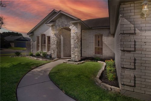 7002 Madiera Dr, Corpus Christi, TX, 78414-4274 | Card Image