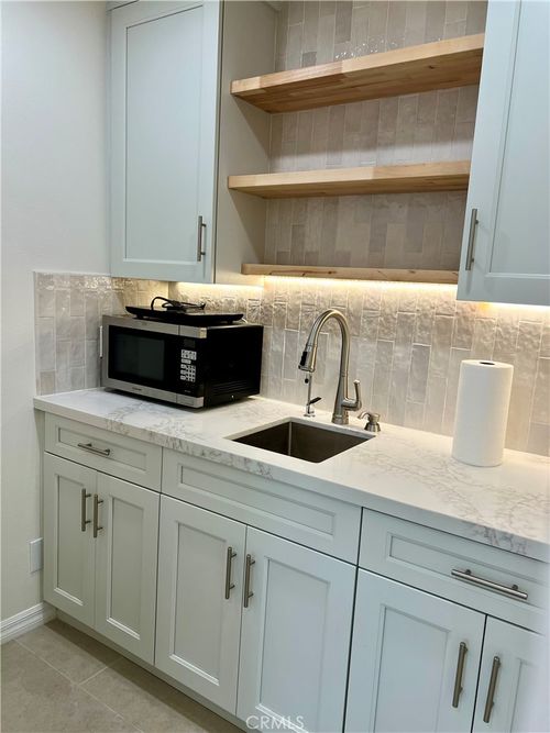 16871 Canyon Ln, Huntington Beach, CA, 92649 | Card Image