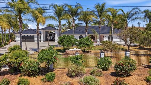 2189 Myers St, Riverside, CA, 92503-6831 | Card Image