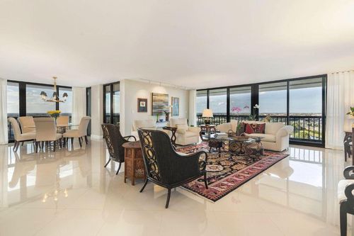 1901-2480 Presidential Way, West Palm Beach, FL, 33401-1355 | Card Image