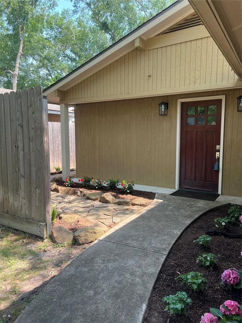 6 Blue Fox Rd, The Woodlands, TX, 77380-3307 | Card Image