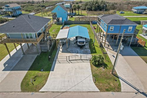 957 S Tinkle Ln, Crystal Beach, TX, 77650 | Card Image